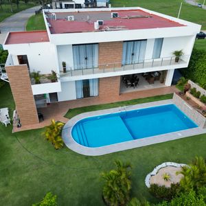 Casa En Urubó Village