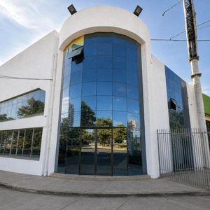 En Alquiler Locales Comerciales  Zona Norte Av. Cristobal De Mendoza