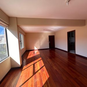 Bonito Departamento De 3 Dormitorios En Calacoto Centro