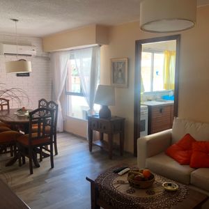 Apartamento De 4 Dormitorios En La Penísula, Calle 20 Entre 27 Y 28