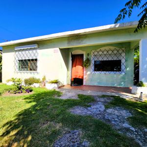 Próxima Al Costa Urbana!! Casa + 2 Apartamentos!!