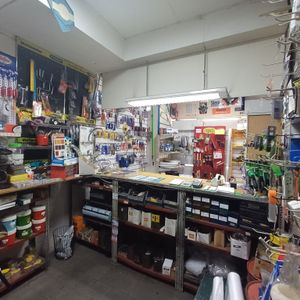 Amplio Local Comercial Sobre Avenida, Aguada, Montevideo