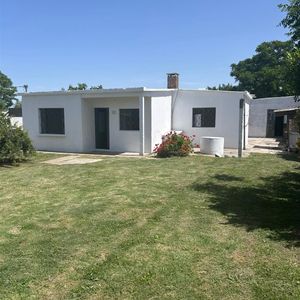 Se Vende Casa En Parque Postel Ciudad Del Plata, Con Dos Dormitorios