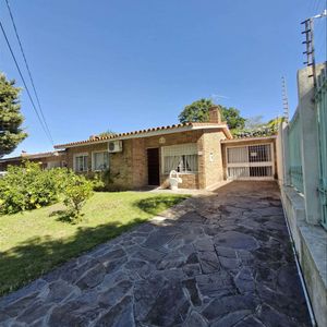 Se Alquila Casa De 3 Dormitorios En Carrasco