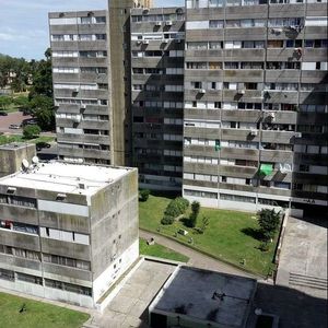Apartamento De 3 Dormitorios En Malvín Norte