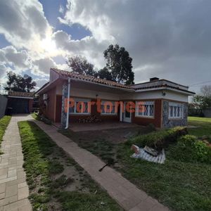 Se Vende Casa Con Piscina En Solymar Sur A 4 Cuadras De La Rambla.