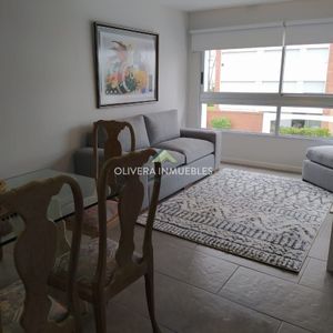 Apartamento En Venta De 2 Dormitorios En Playa Mansa, Punta Del Este
