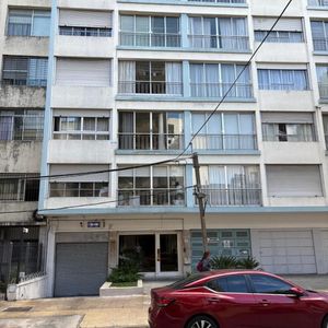 Apartamento En Venta C/ Cochera En Pocitos-punta Carretas