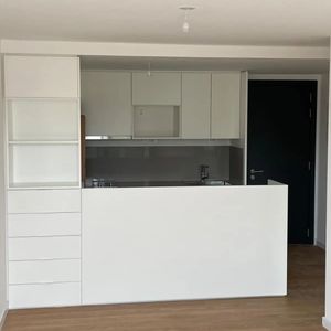 Apartamento En Alquiler C/ Cochera En Malvin