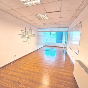 Venta Con Renta - Imperium Building, Al Frente, 2 Privados