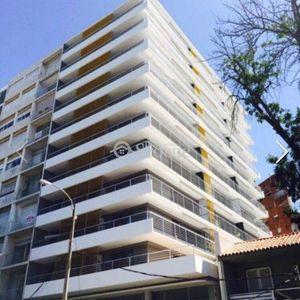 A Pasos De La Rambla Y Del Golf, Moderno, Garaje Amplio