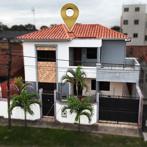 Casa En Venta 6 Dorm. 8vo Anillo Canal Guapilo