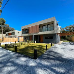 Casa En Complejo Solanas Punta Del Este Con Piscina Climatizada, Seguridad, Etc.