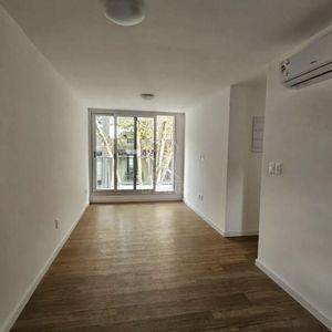 Centro Ref Y2072  Apartamento En Alquiler (paraguay Y Canelones) A 2 Cuadras De Av. 18 De Julio