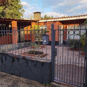 Casa En Venta (tomás Claramunt Y 20 De Febrero) A Tres Cuadras De José Pedro Varela De 2 Dormitorios