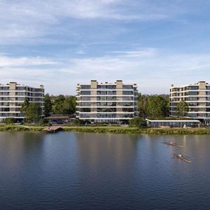Venta Apto De 2 Dorm. Sobre Lago Botavara