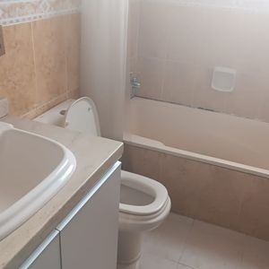 Departamento En Alquiler De 4 Dormitorios En Plena  21 De Calacoto