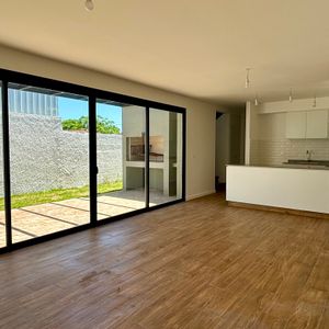 3 Dormitorios. Moderna. Zona Lagos De Parque Miramar.