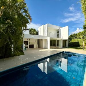 Casa Amoblada En Colinas Del Urubo