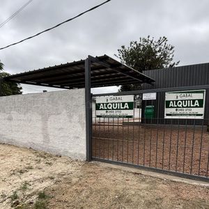 Un Dormitorios En Pinar  Con Terreno Y Cochera Para 2 Autos