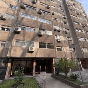 Apartamento De Tres Domitorios Con Garaje