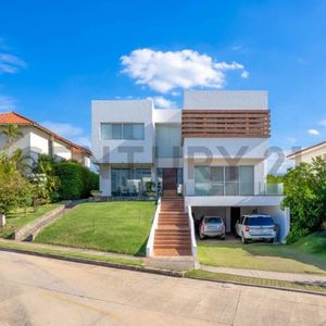 Casa En Venta / Urubo Garden