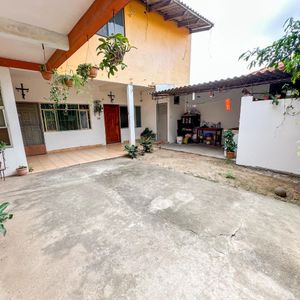 Casa En Venta En La Urb. Paraiso 