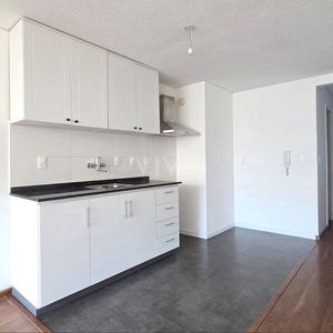 Apartamento Alquiler 2 Dormitorios Con Patio Y Garaje, Ciudad Vieja. 311.