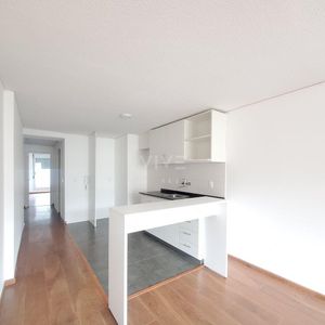 Apartamento, 2 Dormitorios Con Patio Y Garaje, Ciudad Vieja. 312.