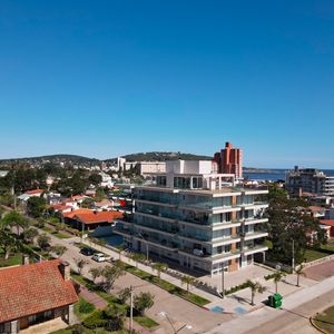 Apartamento Beaulieu Maldonado Reconquista 301 Ap501920  1 Dormitorios 1 Baños