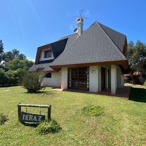 Casa Los Angeles Maldonado Ieraz Ca100633  4 Dormitorios 2 Baños