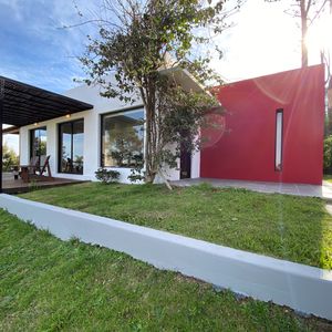 Casa Punta Colorada Maldonado Roja Y Negra Ca200119  2 Dormitorios 1 Baños