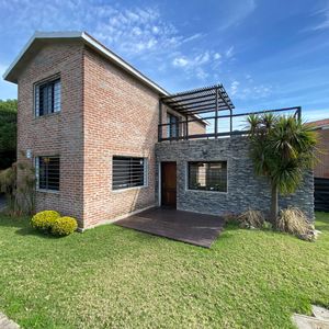 Casa Punta Colorada Maldonado Piedras 1 Ca200162  3 Dormitorios 2 Baños