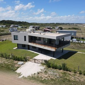 Casa Punta Negra Maldonado La Proa Ca201156  4 Dormitorios 3 Baños