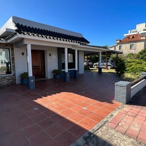 Casa Los Angeles Maldonado Ybyray Ca500855  3 Dormitorios 2 Baños