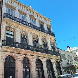 Local Ciudad Vieja Montevideo Local Comercial Lo502958  0 Dormitorios 2 Baños