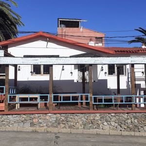 Local Gastronómico A Metros Del Puerto De Punta Del Este
