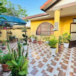 Casa En Venta En Zona Este A 1 Cuadra De La Av. Cumavi