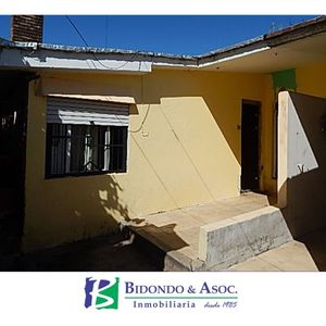 Casa 2 Dormitorios Con Fondo Y Parrillero Próxima A Millán Y Garzón