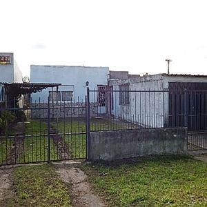 Son 2 Casas Y Un Monoambiente En Colón