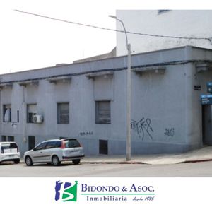 Local Comercial En El Centro A 5 Cuadras De 18 De Julio. Bidondo & Asoc.