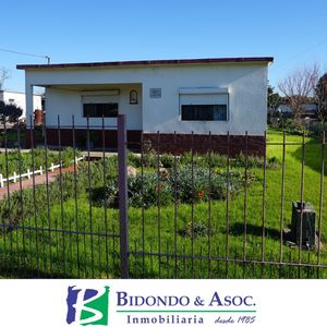 Casa Padrón único En Muy Buen Estado De Conservación, Solar De 600 M2 A 2 Cuadras De Luis Batlle Berres