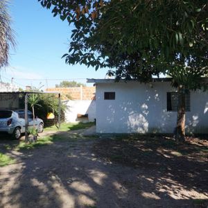 2 Casas En Un Mismo Padrón Con Entrada Por 2 Calles, Solar De 307 M2 En Sayago