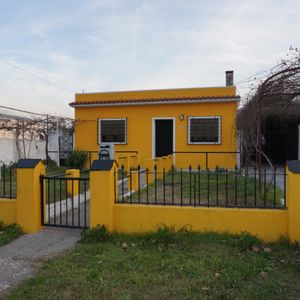 Casa De 4 Dormitorios Y 2 Baños Próximo A Centro Comercial Peñarol