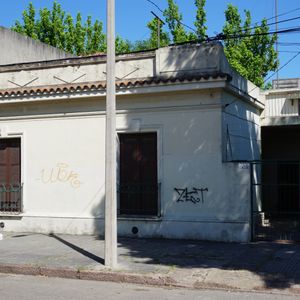 Casa En Padrón único De 3 Dormitorios Con Entrada Para Auto En El Corazón De Sayago