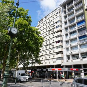 Apartamento Piso Alto Con Excelente Vista A La Av. 18 De Julio "para Vivienda U Oficina", Frente A La Esplanada Municipal