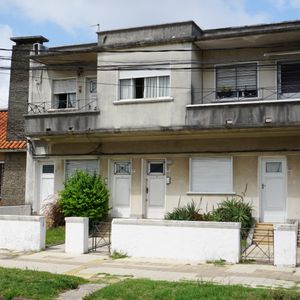 Casa En Planta Alta De 2 Dormitorios Con Terraza En El Corazón De Sayago, Ubicada Sobre Cno Ariel Frente A Sodimac