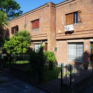 Casa Tipo Dúplex 3 Dormitorios Y 2 Baños "cooperativa De Vivienda" En Barrio Jardín De Sayago