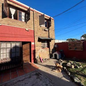 Casa De 2 Dormitorios Con Entrada Y Lugar Para Auto En El Corazón De Sayago