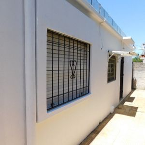 Casa En Alquiler C/ Cochera En Sayago